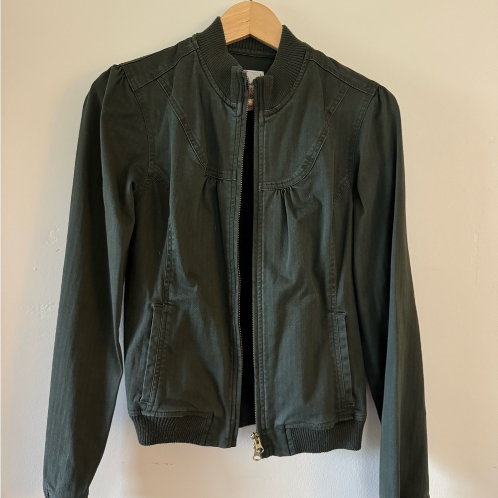Anchor Blue women’s green bomber jacket. Size Medium.